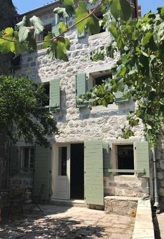 Дома для отпуска The Little House Gornji Orahovac Дом с 3 спальнями-1