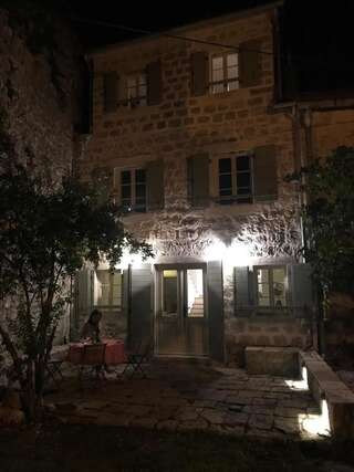 Дома для отпуска The Little House Gornji Orahovac Дом с 3 спальнями-16